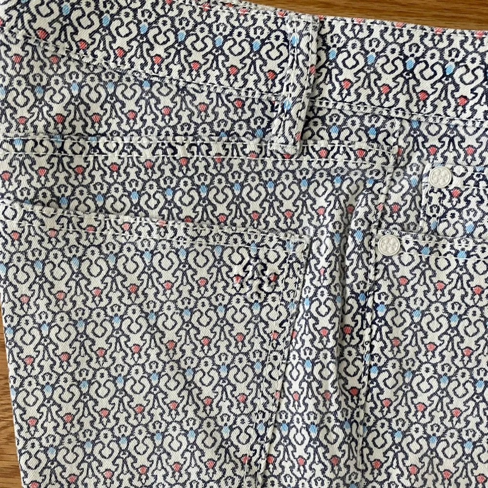 Tory Burch NWOT Patterned Denim Pants (26)